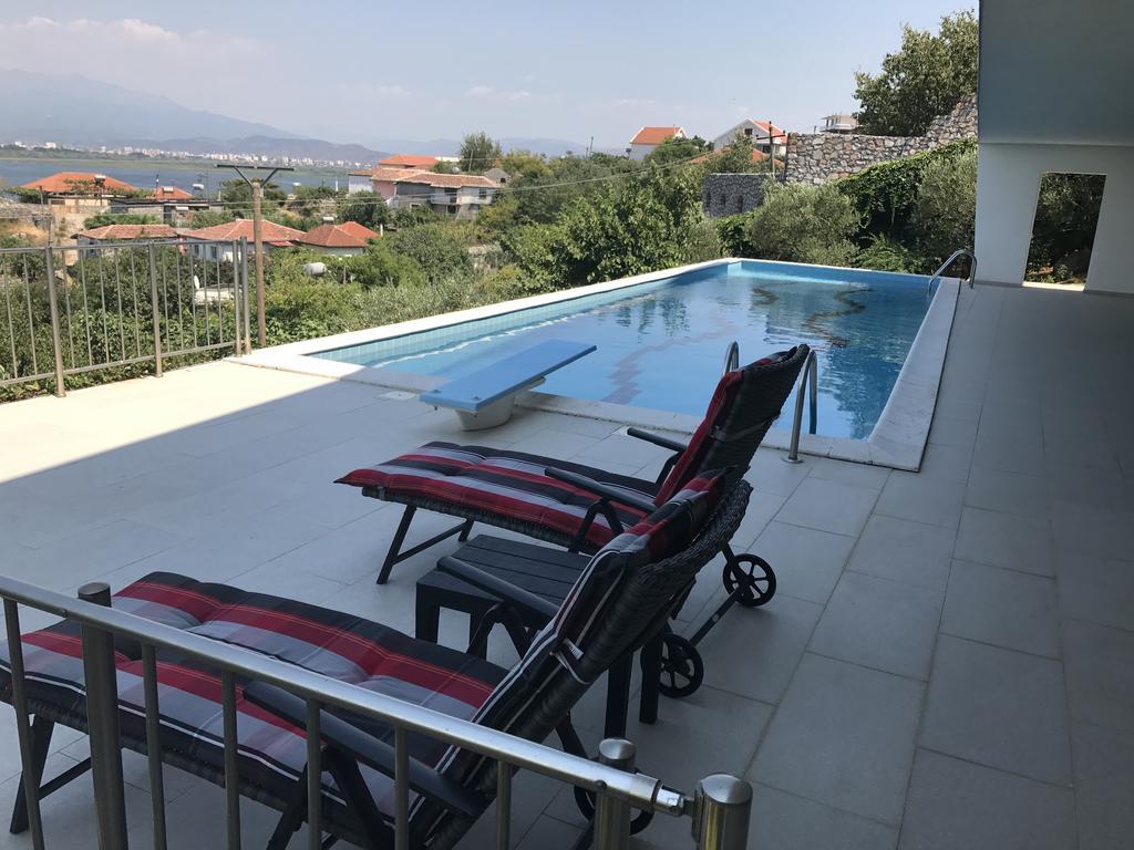 Modern Swimming-Pool VillaShkodër エクステリア 写真