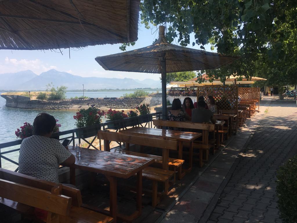 Modern Swimming-Pool VillaShkodër エクステリア 写真